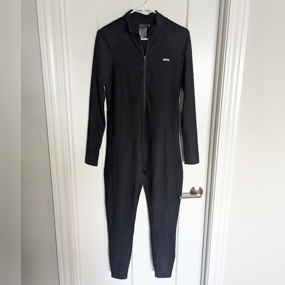 White Fox Exceed Long Sleeve Jumpsuit NWT - Black sz L - Picture 2 of 3